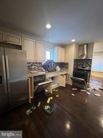 4243 DIX ST NE, Washington, DC 20019