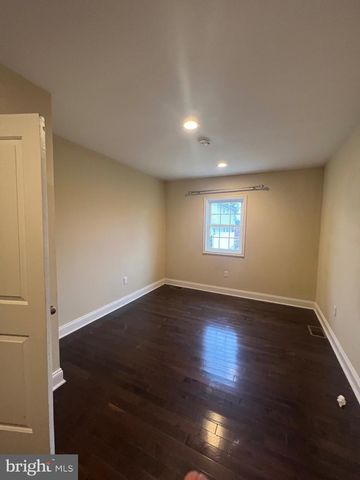 4243 DIX ST NE, Washington, DC 20019