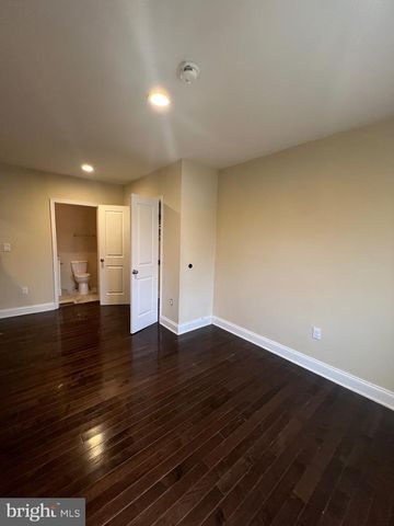 4243 DIX ST NE, Washington, DC 20019