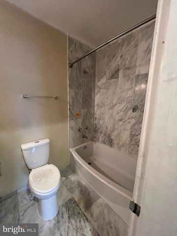 4243 DIX ST NE, Washington, DC 20019