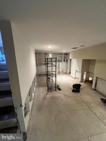 4243 DIX ST NE, Washington, DC 20019