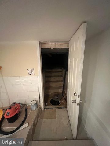 4243 DIX ST NE, Washington, DC 20019