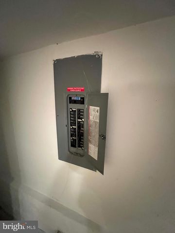 4243 DIX ST NE, Washington, DC 20019