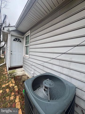 4243 DIX ST NE, Washington, DC 20019