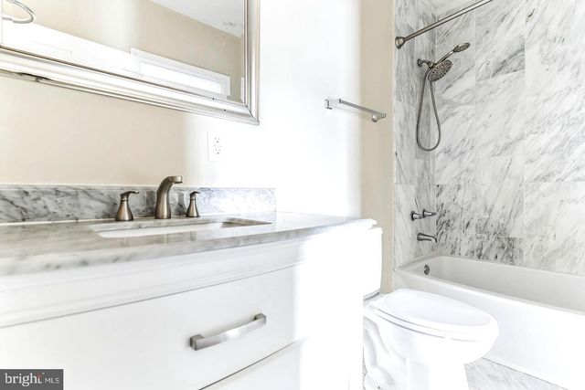 4243 DIX ST NE, Washington, DC 20019