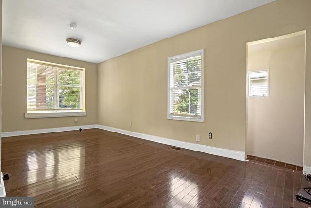 4243 DIX ST NE, Washington, DC 20019