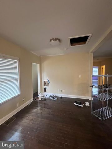 4243 DIX ST NE, Washington, DC 20019