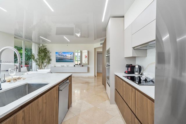 17555 Atlantic Blvd 508, Sunny Isles Beach, FL 33160