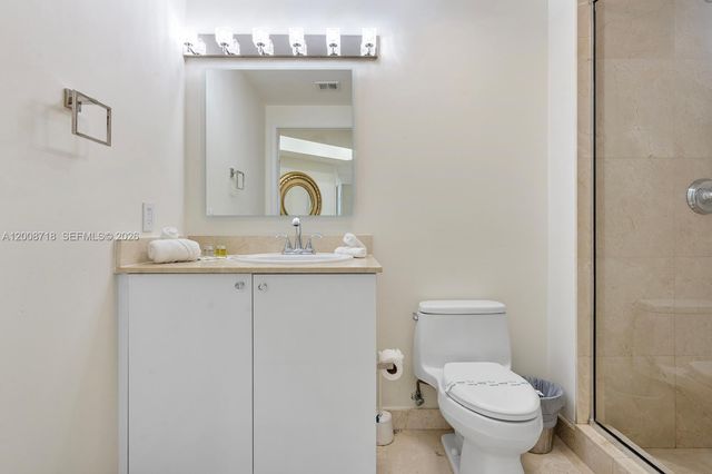 17555 Atlantic Blvd 508, Sunny Isles Beach, FL 33160