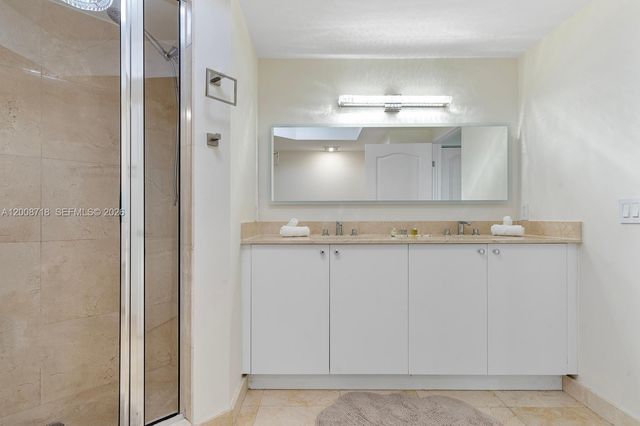 17555 Atlantic Blvd 508, Sunny Isles Beach, FL 33160