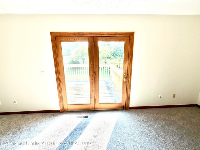 1114 Wolf Run Drive, Lansing, MI 48917