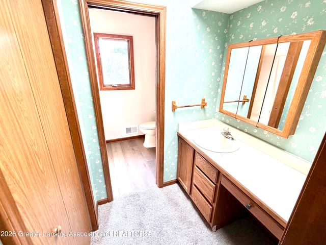 1114 Wolf Run Drive, Lansing, MI 48917