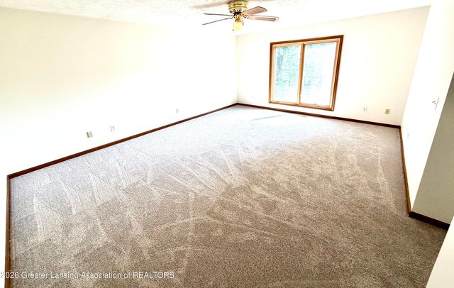 1114 Wolf Run Drive, Lansing, MI 48917