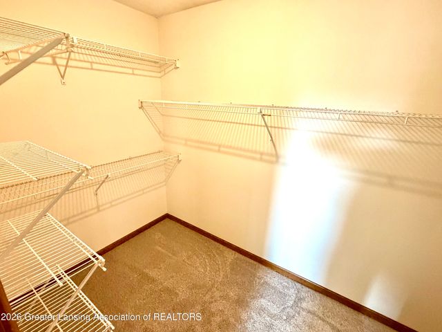 1114 Wolf Run Drive, Lansing, MI 48917