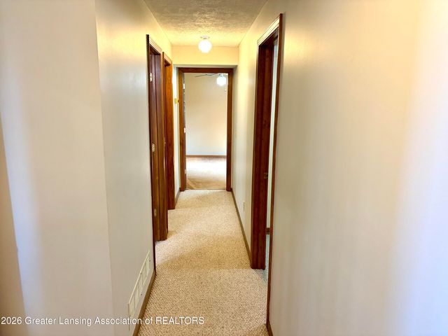 1114 Wolf Run Drive, Lansing, MI 48917