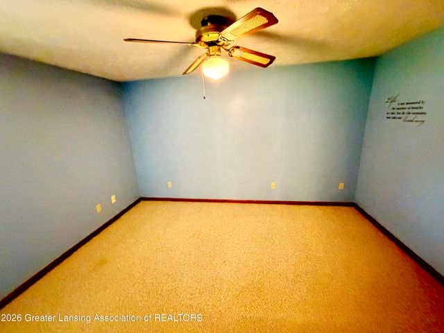 1114 Wolf Run Drive, Lansing, MI 48917