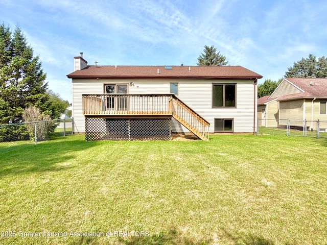 1114 Wolf Run Drive, Lansing, MI 48917