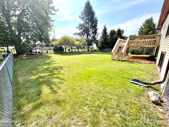 1114 Wolf Run Drive, Lansing, MI 48917