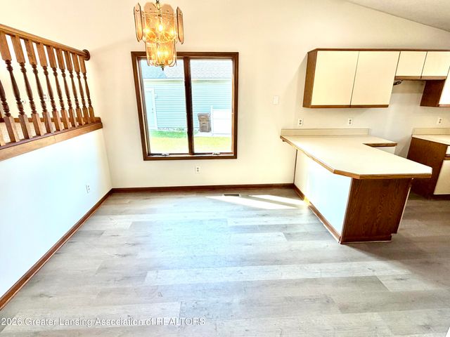 1114 Wolf Run Drive, Lansing, MI 48917