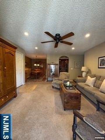 655 Plum Terrace, Mahwah, NJ 07430