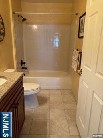 655 Plum Terrace, Mahwah, NJ 07430