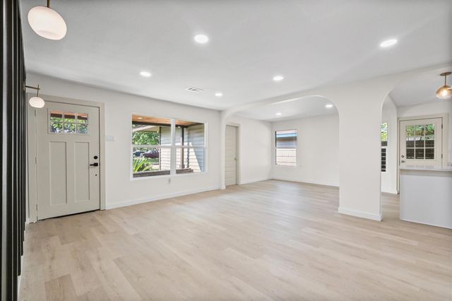 6527 Beekman Road, Houston, TX 77021