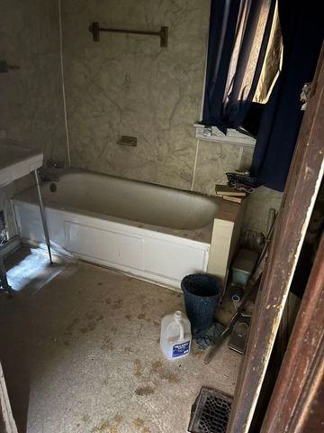 6932 S Eggleston Avenue, Chicago, IL 60621