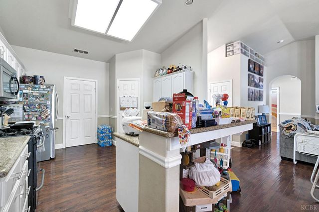 1384 Tulip Street, Lemoore, CA 93245