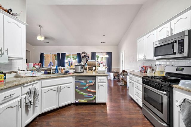 1384 Tulip Street, Lemoore, CA 93245