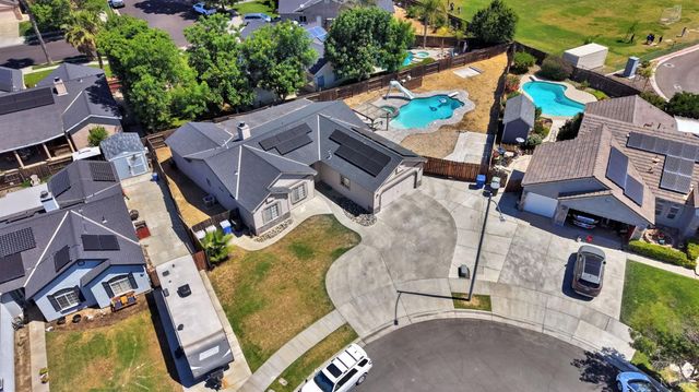 1384 Tulip Street, Lemoore, CA 93245