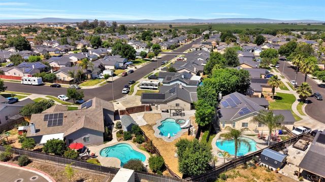 1384 Tulip Street, Lemoore, CA 93245