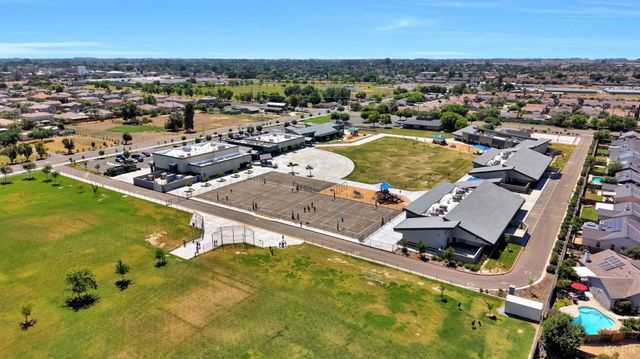 1384 Tulip Street, Lemoore, CA 93245