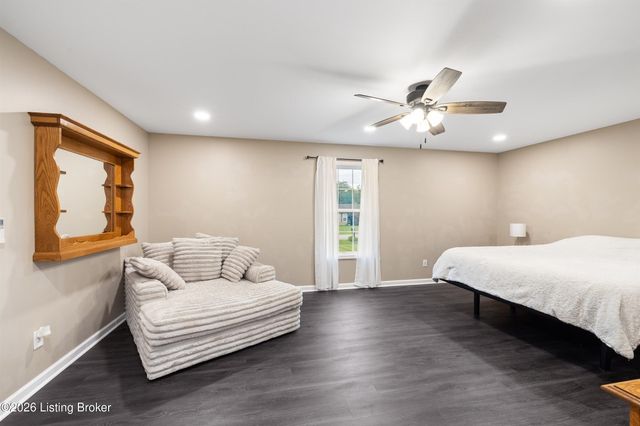 380 Oakrun Dr, Mt Washington, KY 40047