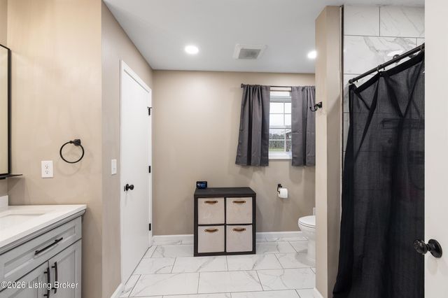 380 Oakrun Dr, Mt Washington, KY 40047