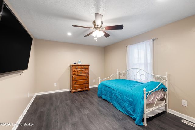 380 Oakrun Dr, Mt Washington, KY 40047