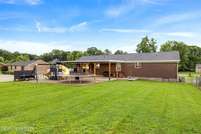 380 Oakrun Dr, Mt Washington, KY 40047