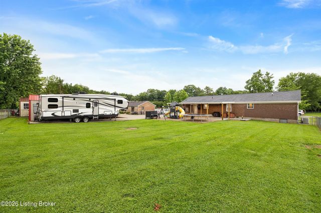 380 Oakrun Dr, Mt Washington, KY 40047