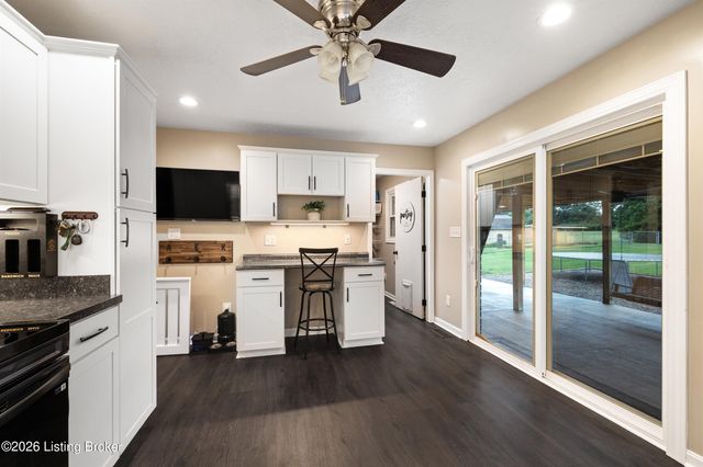 380 Oakrun Dr, Mt Washington, KY 40047