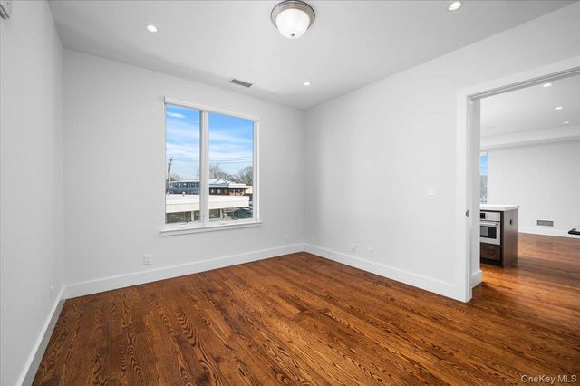 422 E Boston Post Road 302, Mamaroneck, NY 10543