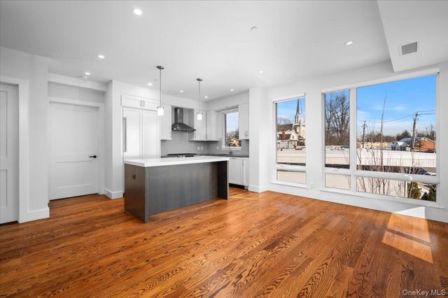 422 E Boston Post Road 302, Mamaroneck, NY 10543