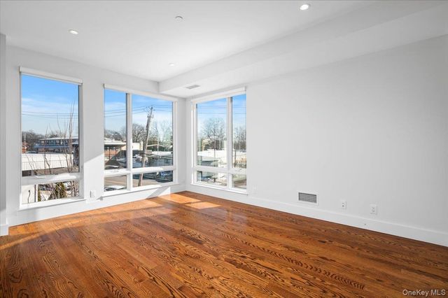 422 E Boston Post Road 302, Mamaroneck, NY 10543