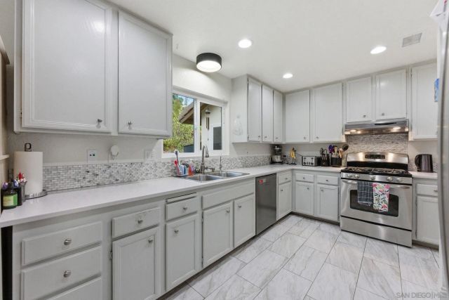 1620 Madrone Gln, Escondido, CA 92027