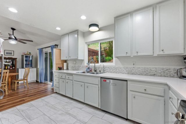 1620 Madrone Gln, Escondido, CA 92027