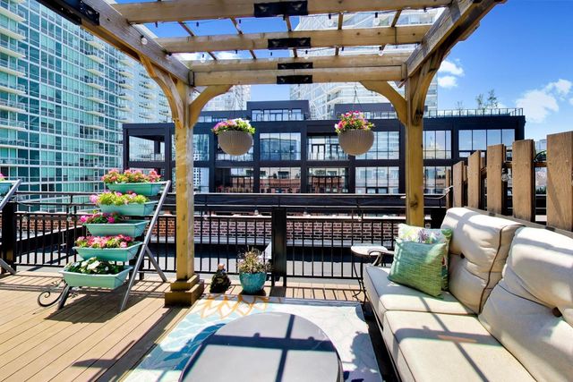 520 W Huron Street 614, Chicago, IL 60654