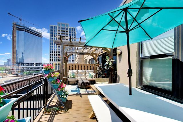 520 W Huron Street 614, Chicago, IL 60654