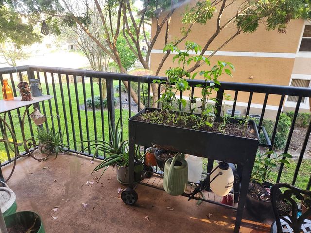 8761 Wiles Rd 206, Coral Springs, FL 33067