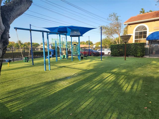 8761 Wiles Rd 206, Coral Springs, FL 33067