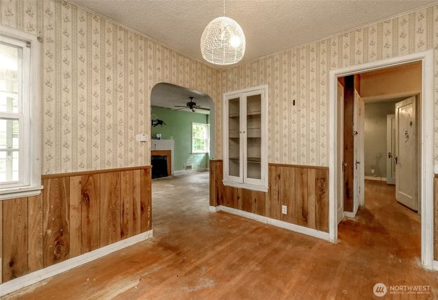 98 Hardie Avenue SW, Renton, WA 98057