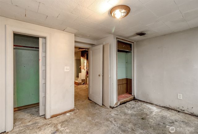 98 Hardie Avenue SW, Renton, WA 98057