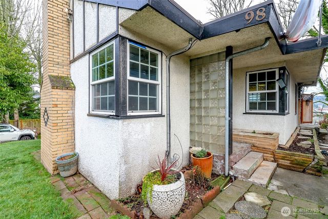 98 Hardie Avenue SW, Renton, WA 98057